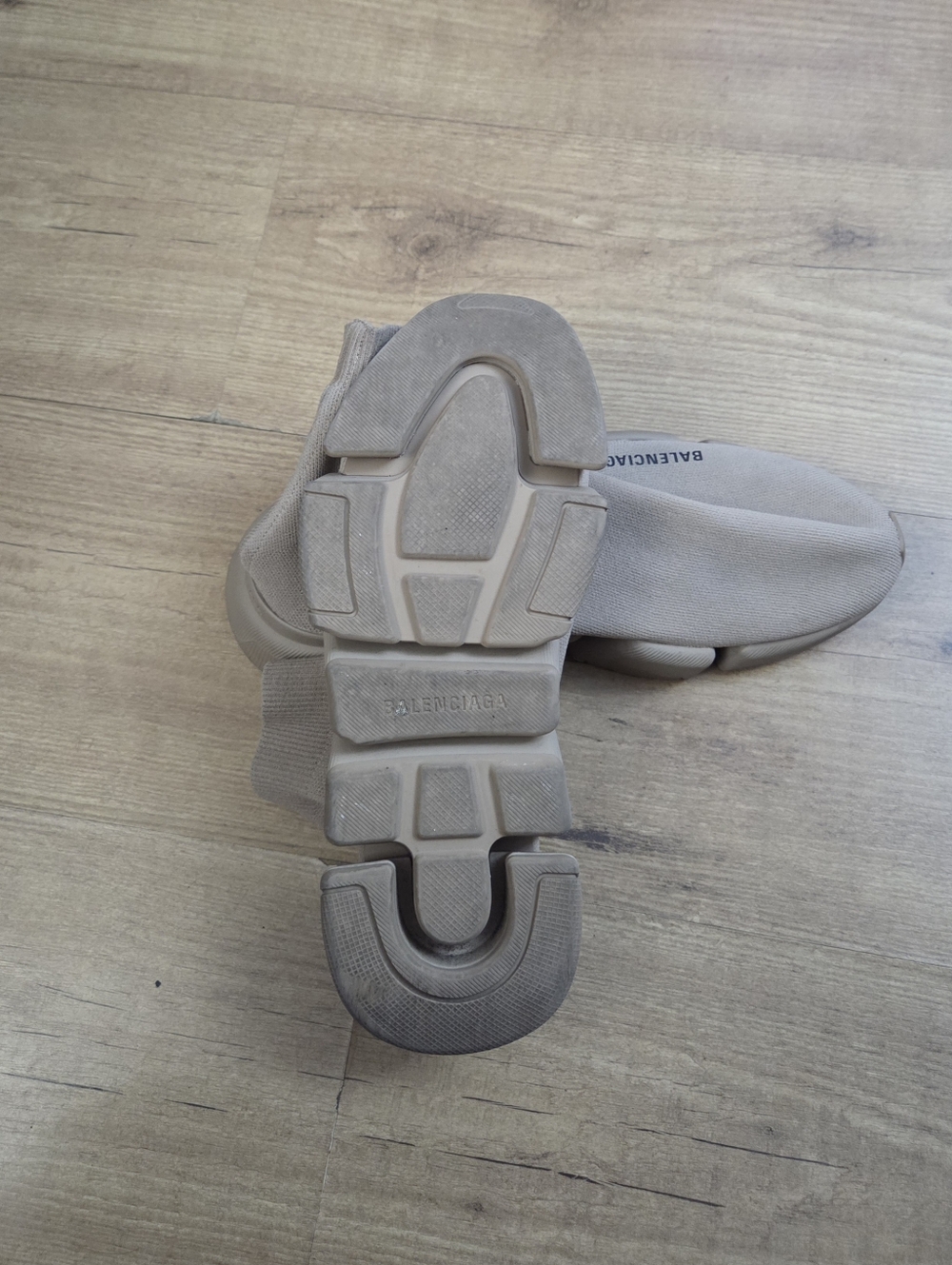 BALENCIAGA Taupe Speed 2.0 Sneakers - Picture 16 of 16